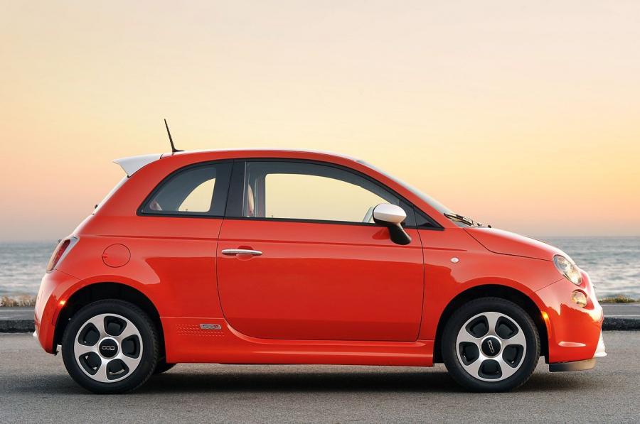  Fiat 500e 2013 года  (фото 8 из 141)